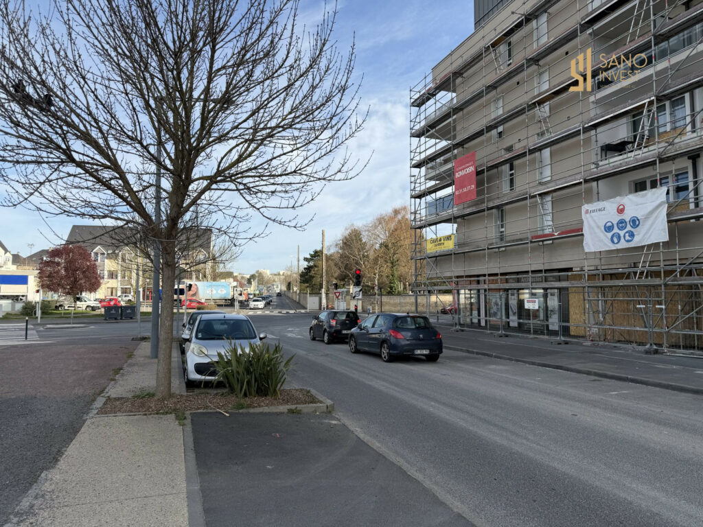 LOCAL COMMERCIAL 78 M2 – AV GEORGES CLEMENCEAU