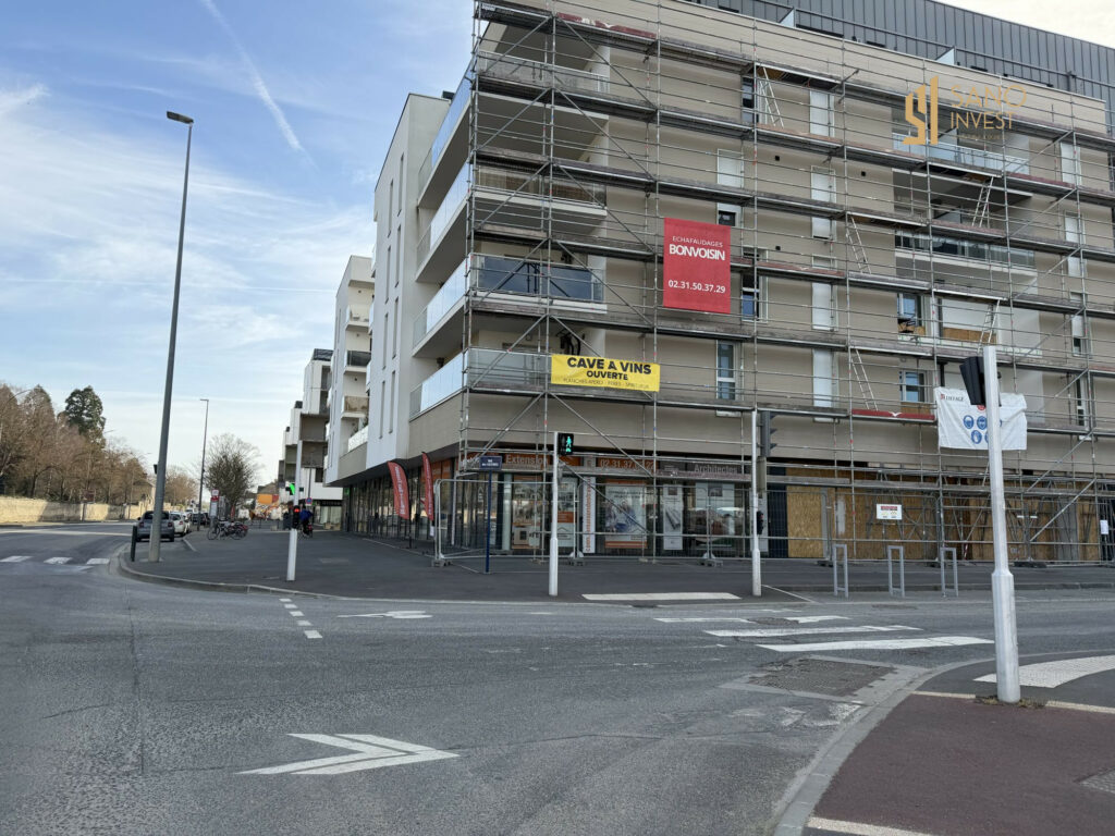 LOCAL COMMERCIAL 78 M2 – AV GEORGES CLEMENCEAU