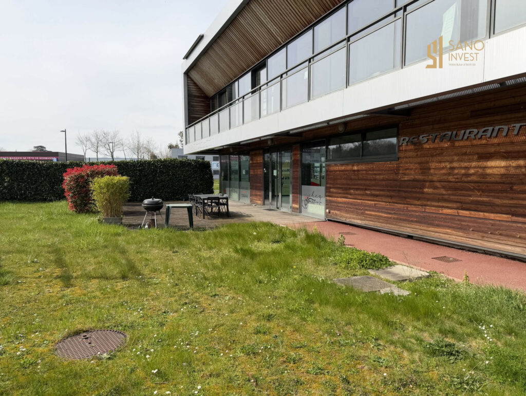 À LOUER – LOCAL COMMERCIAL 326 M2 –  EMPLACEMENT STRATÉGIQUE – LOUVIGNY