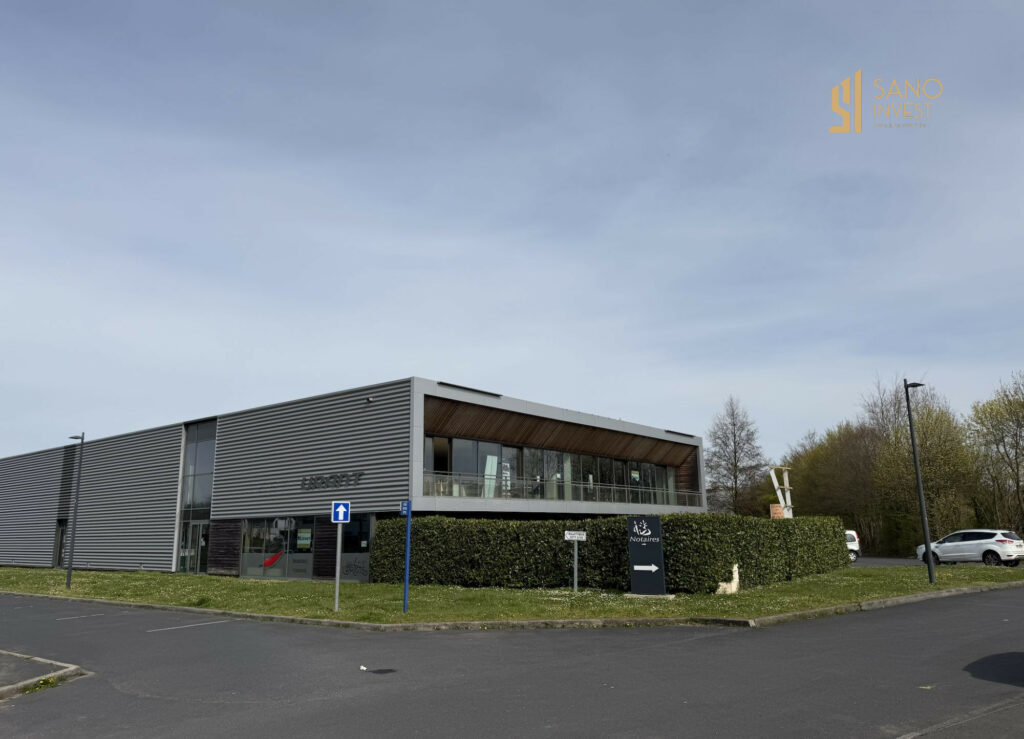 À LOUER – LOCAL COMMERCIAL 844 M2 –  EMPLACEMENT STRATÉGIQUE – LOUVIGNY