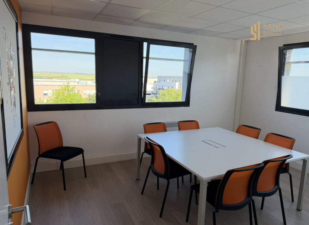 100 M2 A LOUER – AV HARCOURT – FLEURY SUR ORNE