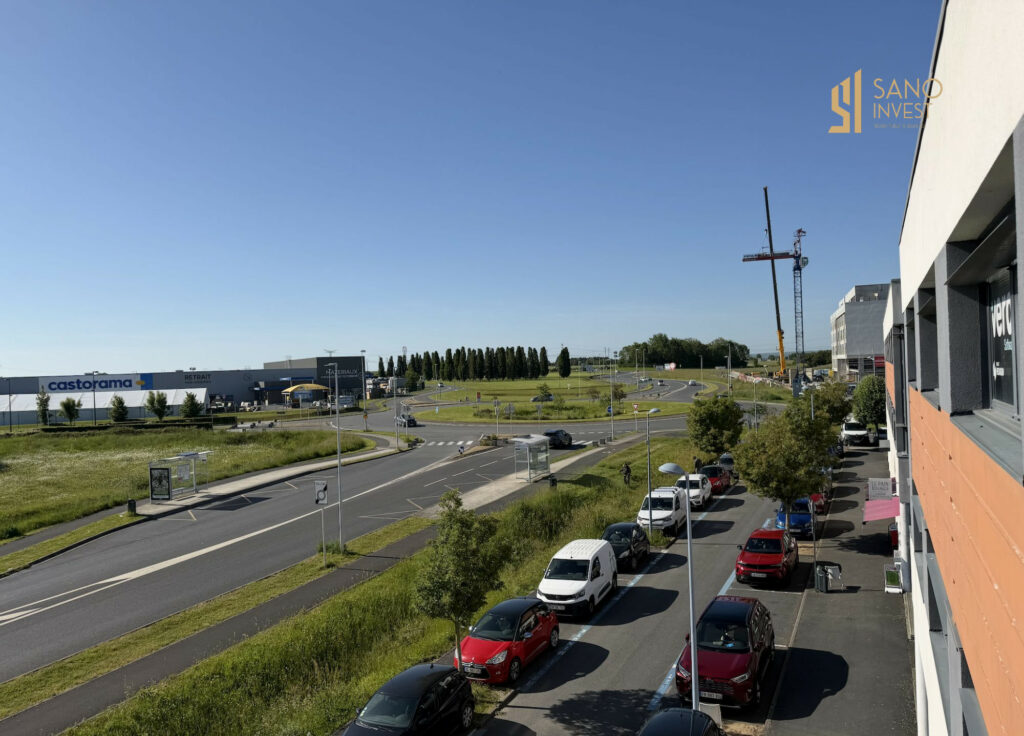 100 M2 A LOUER – AV HARCOURT – FLEURY SUR ORNE