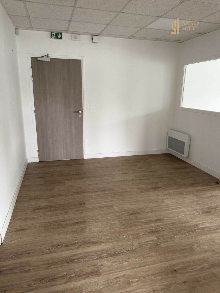 ÉPRON TECHNOPARK – BUREAUX DE 125 M² À LOUER AU RDC